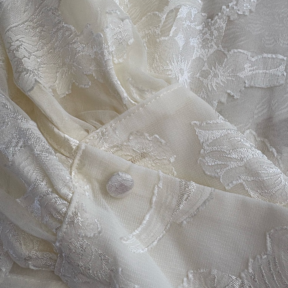 Elegant Cream Floral Blouse - Picture 2 of 4